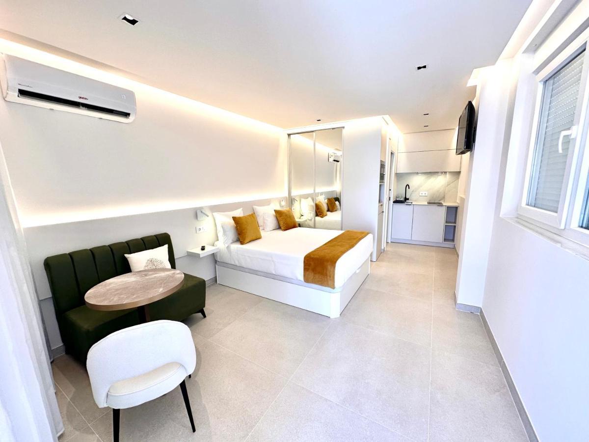 Suite Ron In Marina 2 People Puerto Deportivo Benalmádena Eksteriør billede