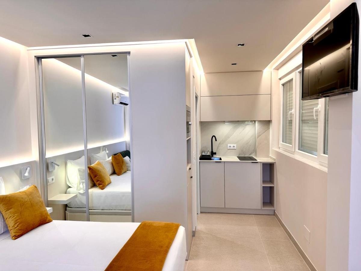 Suite Ron In Marina 2 People Puerto Deportivo Benalmádena Eksteriør billede